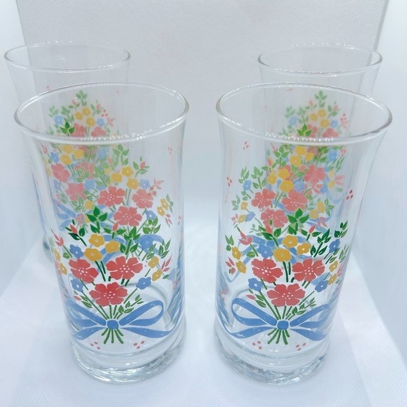 Gorgeous nostalgia set of 4 vintage LSTC 1988 drinking glasses- spring bouquet - Picture 1 of 7